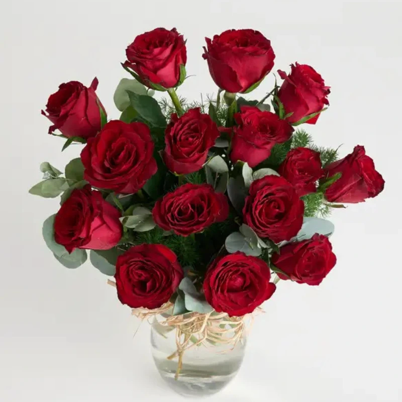 Cam Vazoda 15 Kırmızı Gül