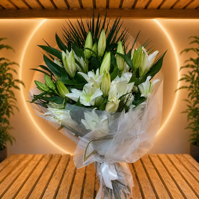 Saf Zarafet Beyaz Lilyum Buketi