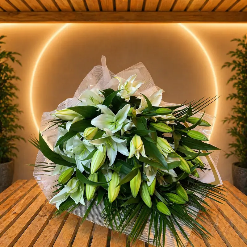 Saf Zarafet Beyaz Lilyum Buketi